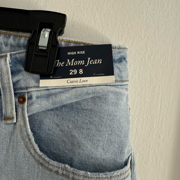 Abercrombie High Rise Curve Love Mom Jeans - Picture 2 of 5